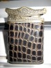 Bricheta veche pe gaz- Crocodil in bronz si imitatie piele, marime 6 cm, in stare buna.