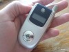 Motorola v220: clapa,mp3,camera foto: telefon micut si ieftin, ideal pentru vorbit