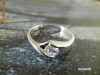 INEL deosebit FILAT IN AUR ALB de 18k (gold filled) cu piatra Swarovski 5x5 mm ! SUPERB, cu o piatra SOLITAIRE foarte stralucitoare!!!