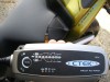 Incarc / intretin baterie moto (acumulator  suzuki honda kawasaki yamaha yuasa toplite varta Ctek optimate arai suomy redresor incarcator motocicleta