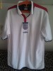 VAND TRICOU UMBRO NATIONALA ANGLIEI CU 2 FETE MARIMEA L