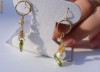 Cercei aur 14K, 2g, ornati cu frunzulite aur, 4 PERIDOT si 2 PERLE freshwater !!!