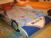 Pat masina Formula 1 albastra