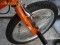 Vand BMX Best Laux model 2012:  -cadru aliaj de otel  -furca fixa Best Laux  -jante pe 20 cu 140 spite/roata  -frane v-brake  -foaie angrenaj 44
