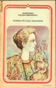 Femeia in fata oglinzei foto