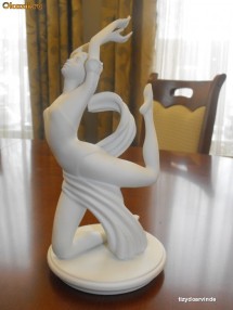 Statuie portelan NADIA COMANECI Lucru Manual RARITATE
