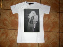 REDUCERE : Tricouri zara ....45 ron