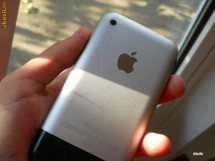 Vand/Schimb iPhone 2G , Original, 8Gb , Liber de retea , Jailbroken , Pret  Negociabil , Poze Reale foto