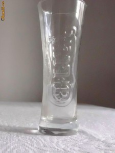 PAHAR DE STICLA PENTRU BERE CARLSBERG foto