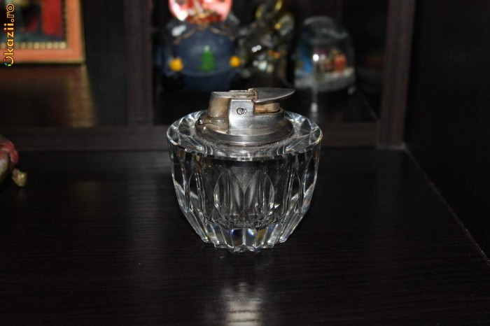 Bricheta Ronson Made in France cu suport de cristal foto mare