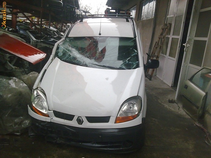 Dezmembrez Renault Kangoo, an 2003, motor 1.5 dCi foto mare