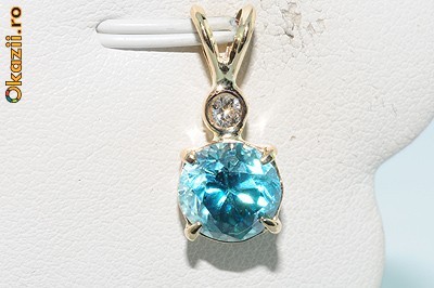 superb pandantiv aur galben 14K diamant si blue topaz naturale foto mare