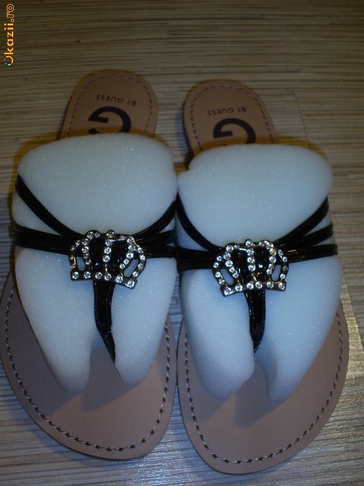 Vand papuci dama G by Guess , negri , coronita, 35 36 37 foto mare