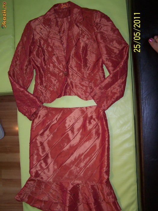 costum de dama foto mare