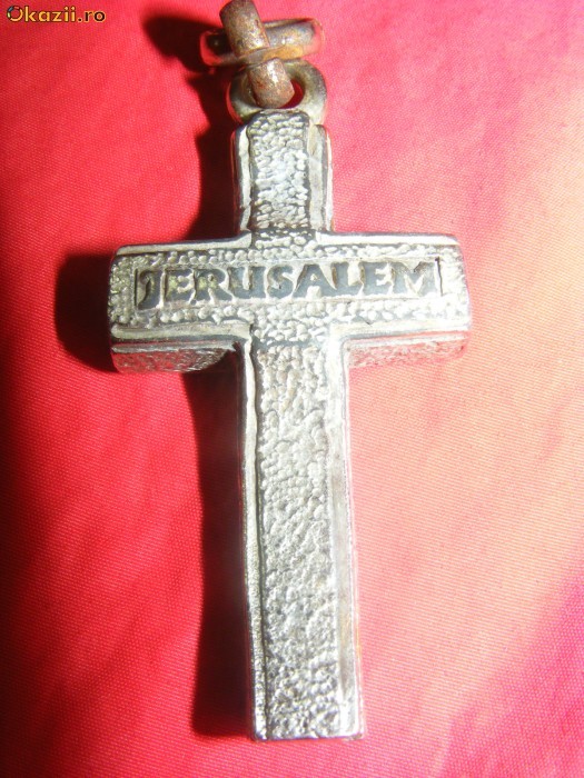CRUCIFIX ARGINTAT ,CRUCE VECHE,cu TARANA SFANTA IERUSALIM foto mare