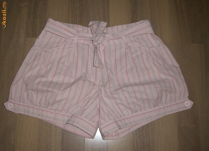 Pantaloni scurti- tip gogosar- Okaidi 14 ani foto mare