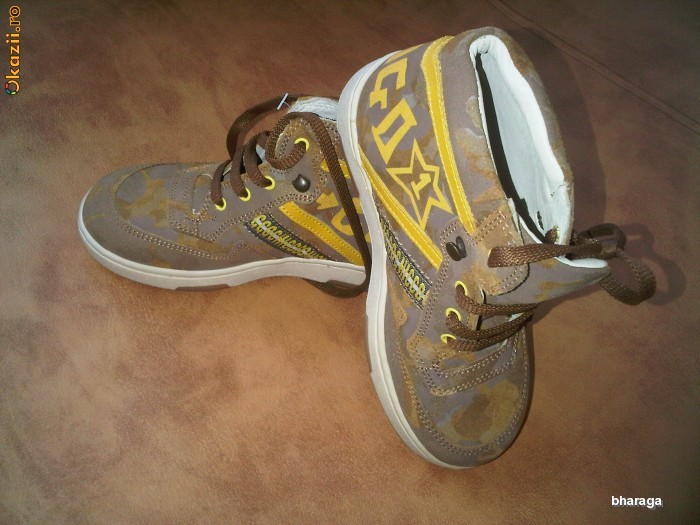 Adidas (pantofi) copii, firma Chicco (marimea 30) .NOI, PIELE INTERIOR EXTERIOR foto mare