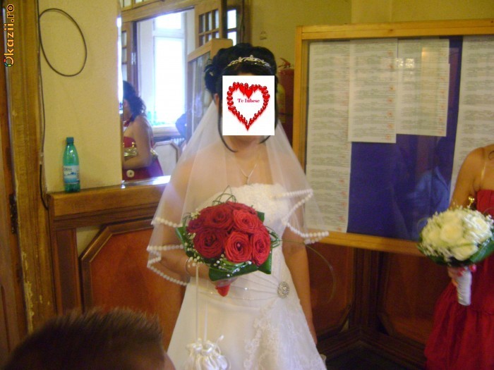Vand Rochie Mireasa Marimea 42 + Voal  Doar ---- 549 ron --- (Pret Initial 1.475 Ron) foto mare