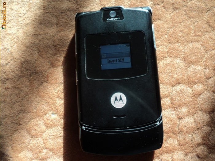 TELEFON MOTOROLA V3 foto mare