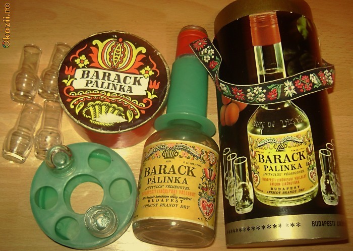Sticla BARACK PALINKA cu 6 pahare de sticla, si cutie originala foto mare