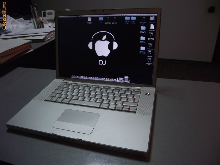 Apple MacBook Pro 15 foto mare