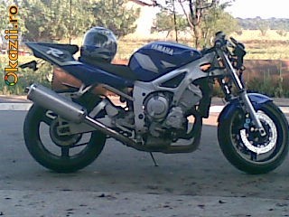 motocicleta r6 foto mare