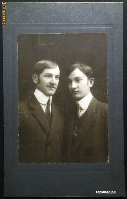 Foto colectie portret  studiou 1909. Doi frati cu gulere rotunde foto mare