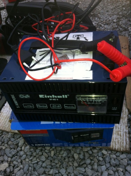 REDRESOR INCARCAT BATERII 12 V 5A foto mare