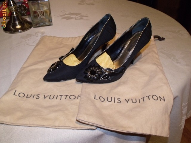 pantofi dama LOUIS VUITTON foto mare pantofi dama LOUIS VUITTON foto mare
